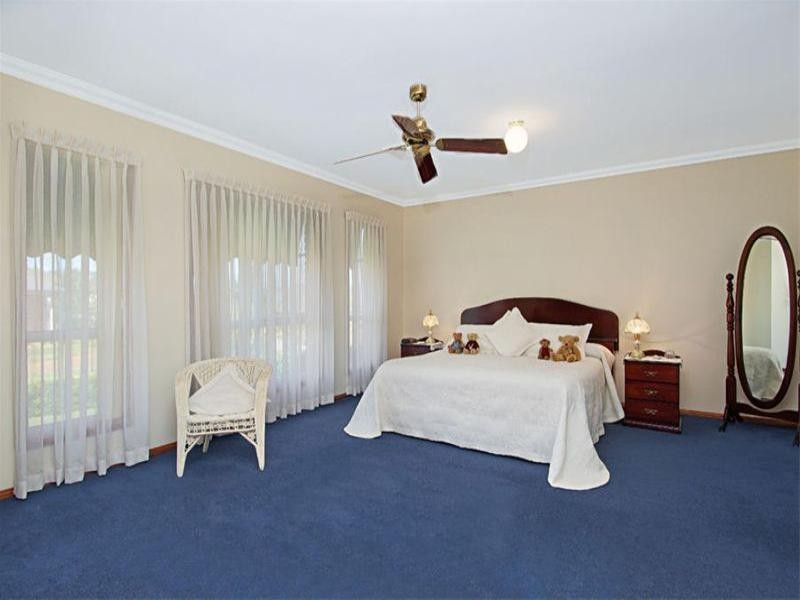 18 Hillier Close, Camden Park NSW 2570