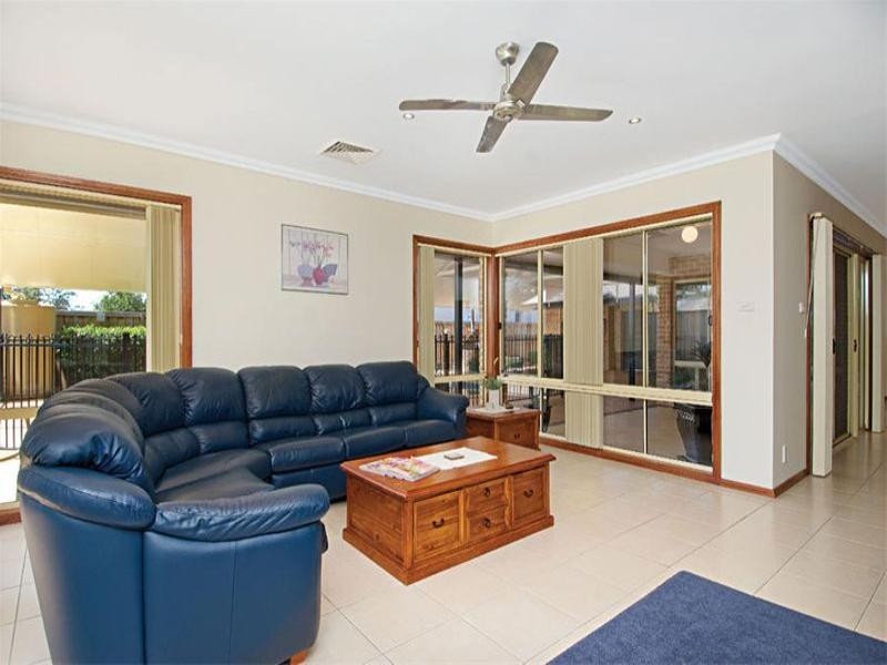 18 Hillier Close, Camden Park NSW 2570