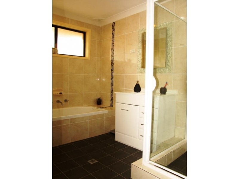 136 Harrow Road, Glenfield NSW 2167