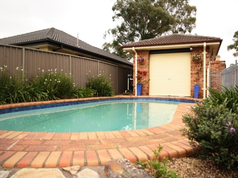 136 Harrow Road, Glenfield NSW 2167