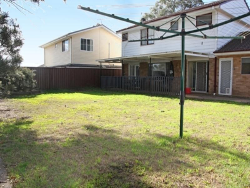 28 Anembo Cresent, Bradbury NSW 2560