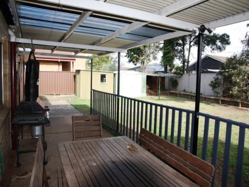 28 Anembo Cresent, Bradbury NSW 2560