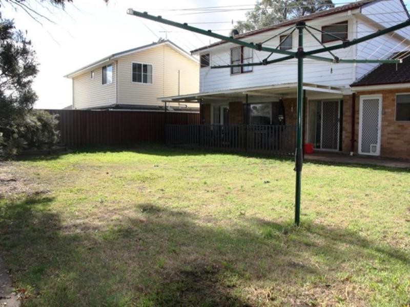 28 Anembo Cresent, Bradbury NSW 2560