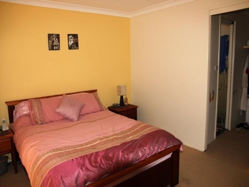 11 Malvolio Street, Rosemeadow NSW 2560