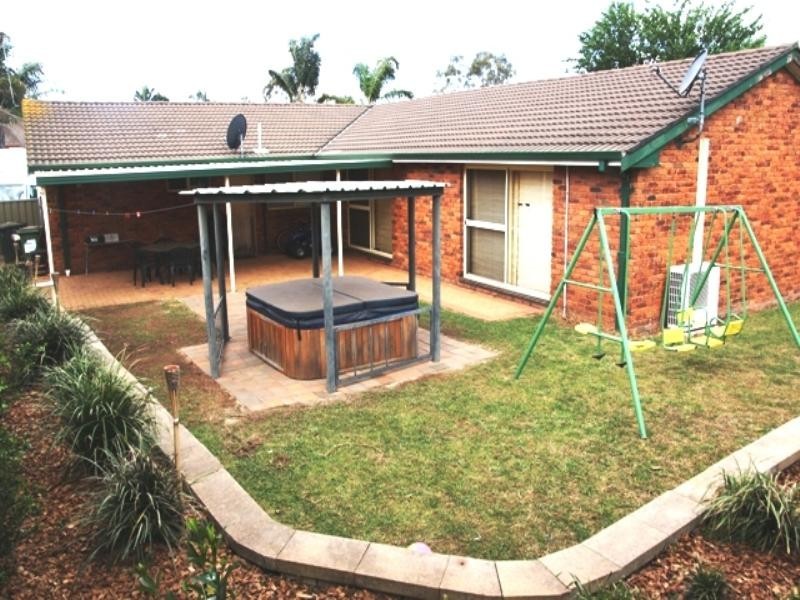 11 Malvolio Street, Rosemeadow NSW 2560