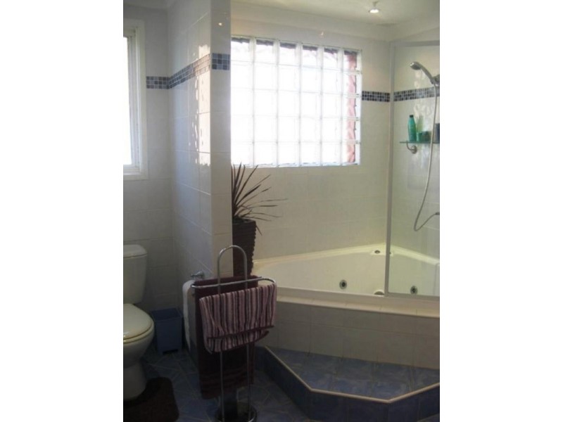 33 Clerkenwell Street, Ambarvale NSW 2560