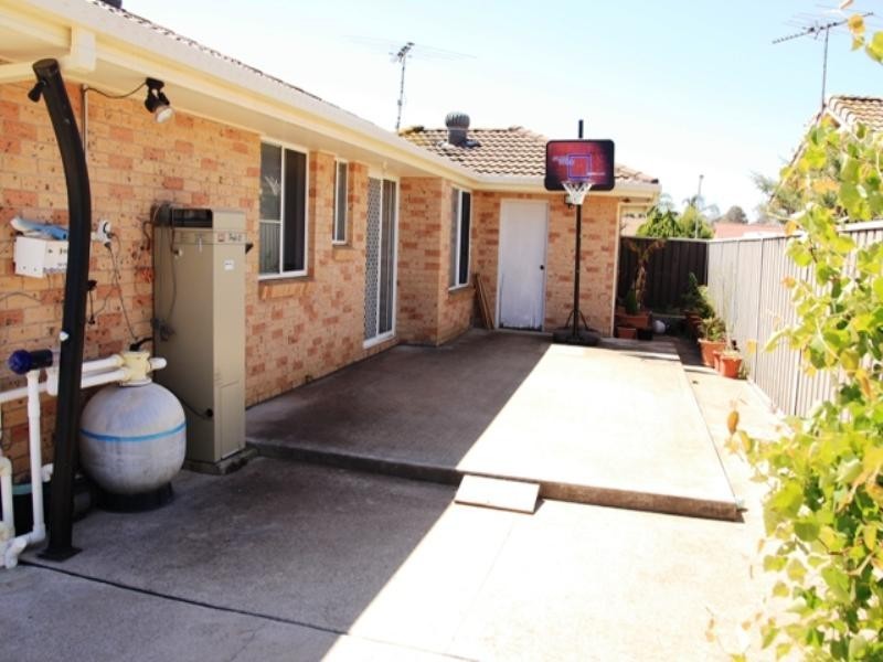 296 Copperfield Drive, Rosemeadow NSW 2560