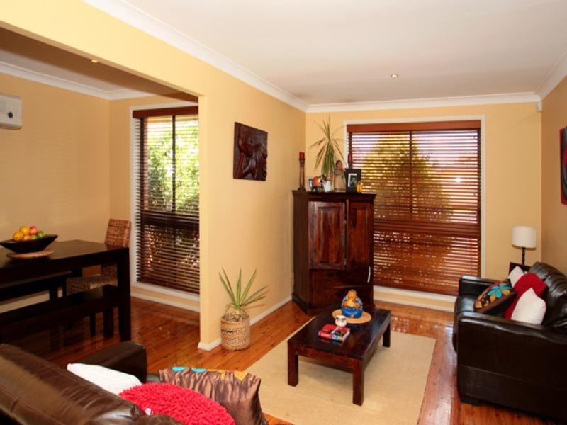 25 Donalbain Circuit, Rosemeadow NSW 2560