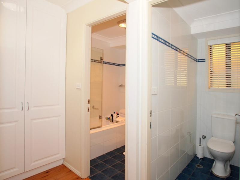 25 Donalbain Circuit, Rosemeadow NSW 2560