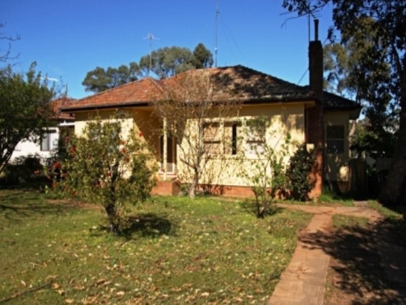 19 Chisholm Crescent, Bradbury NSW 2560