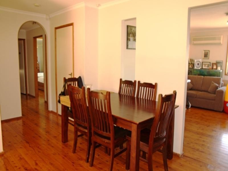 4 Aberdeen Road, St Andrews NSW 2566