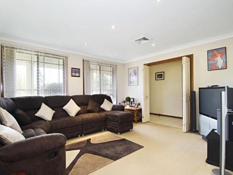 1 Hibertia Place, Mount Annan NSW 2567