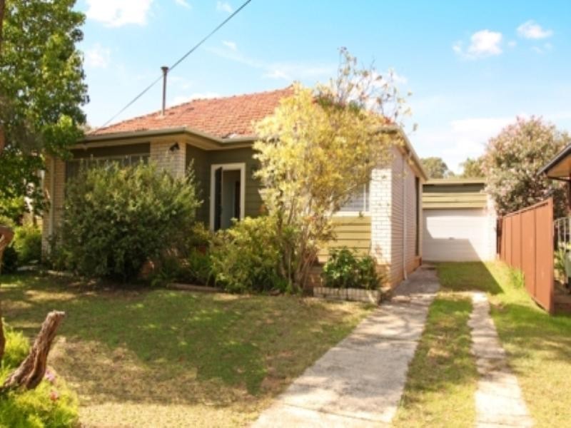 13 Derby Street, Minto NSW 2566