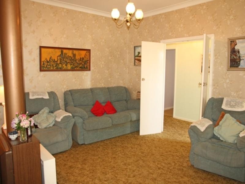 13 Derby Street, Minto NSW 2566