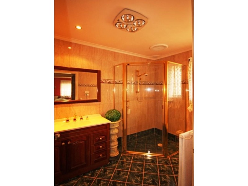 14 Duncansby Crescent, St Andrews NSW 2566