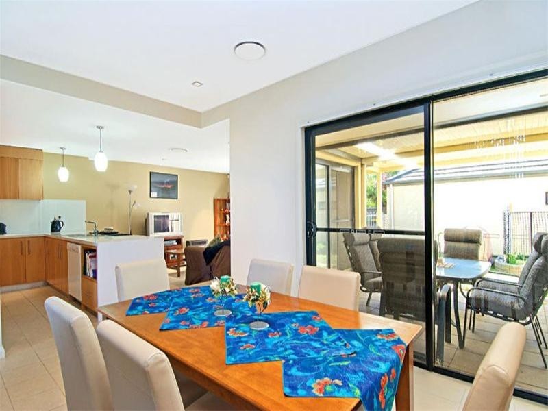 33 Parkside Crescent, Campbelltown NSW 2560