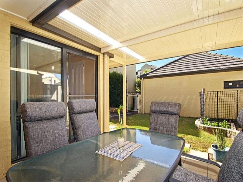33 Parkside Crescent, Campbelltown NSW 2560