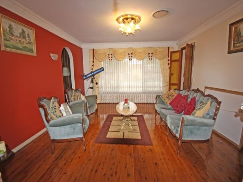 9 Myra Place, Ingleburn NSW 2565