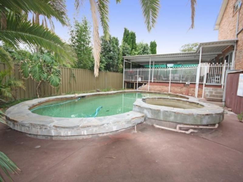 9 Myra Place, Ingleburn NSW 2565