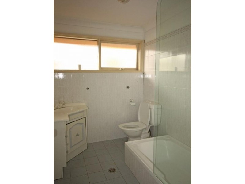 4 Egret Place, Ingleburn NSW 2565
