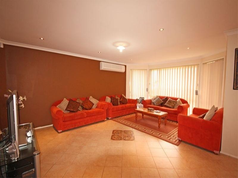 10 John Kidd Drive, Blair Athol NSW 2560