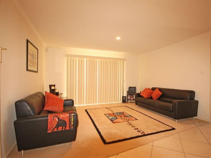 30 Englorie Park Drive, Glen Alpine NSW 2560