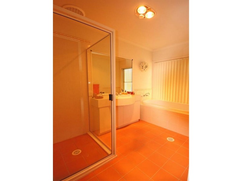 30 Englorie Park Drive, Glen Alpine NSW 2560