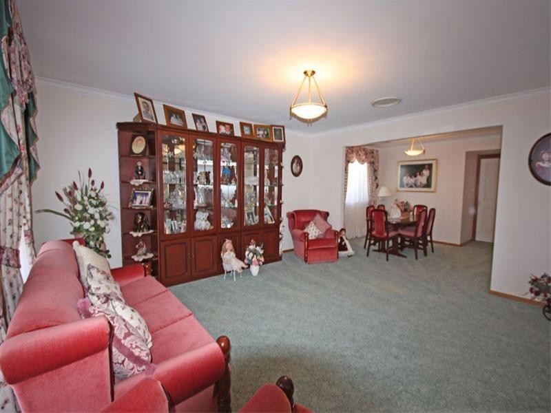 8 Hindmarsh Avenue, Camden Park NSW 2570