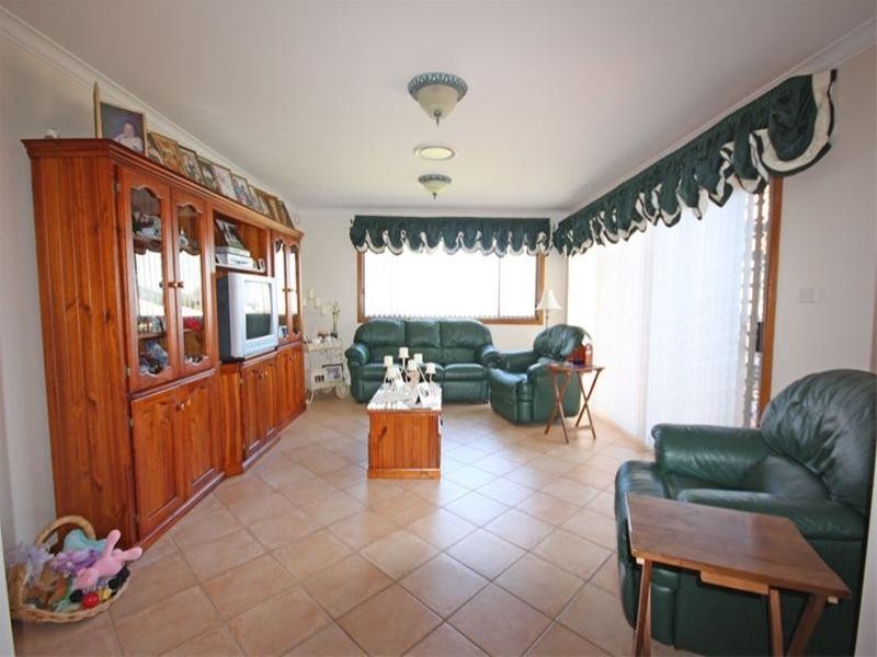 8 Hindmarsh Avenue, Camden Park NSW 2570