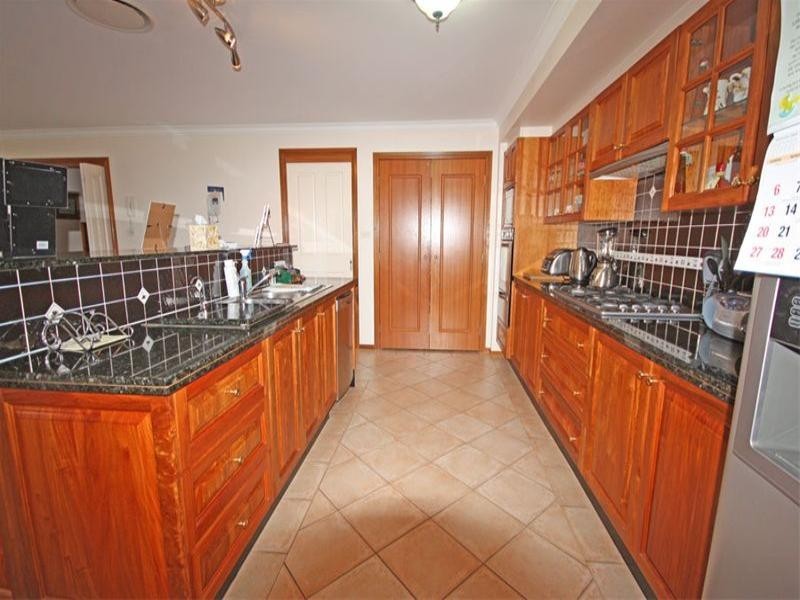 8 Hindmarsh Avenue, Camden Park NSW 2570