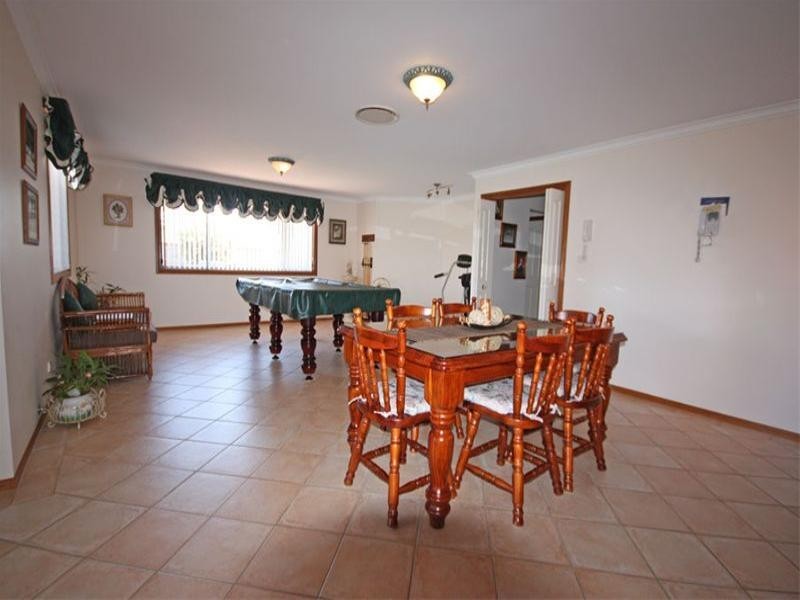 8 Hindmarsh Avenue, Camden Park NSW 2570