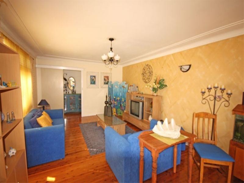 15 Ronald Street, Campbelltown NSW 2560