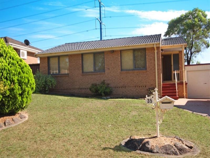 35 Midlothian Road, St Andrews NSW 2566