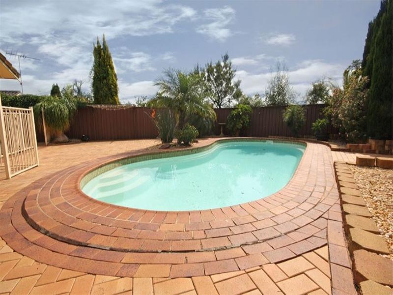 7 Cord Place, Ingleburn NSW 2565