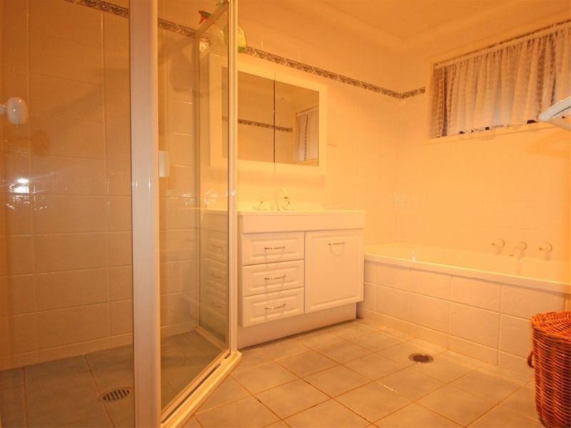 2 Champion Street, Glenfield NSW 2167