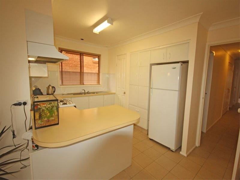 2 Champion Street, Glenfield NSW 2167