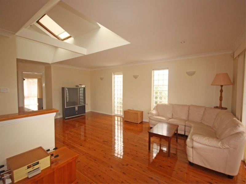 2 Champion Street, Glenfield NSW 2167