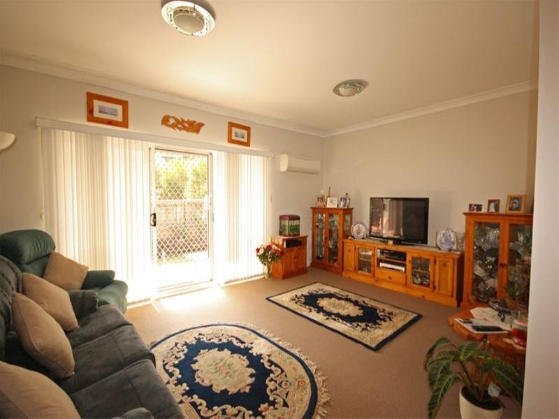 5 Carlton Road, Campbelltown NSW 2560