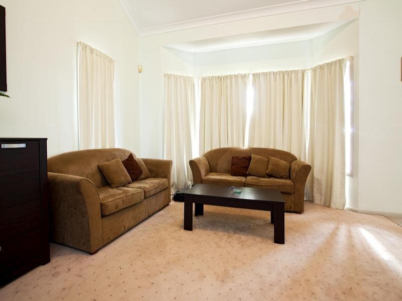 7 Blake Road, Mount Annan NSW 2567