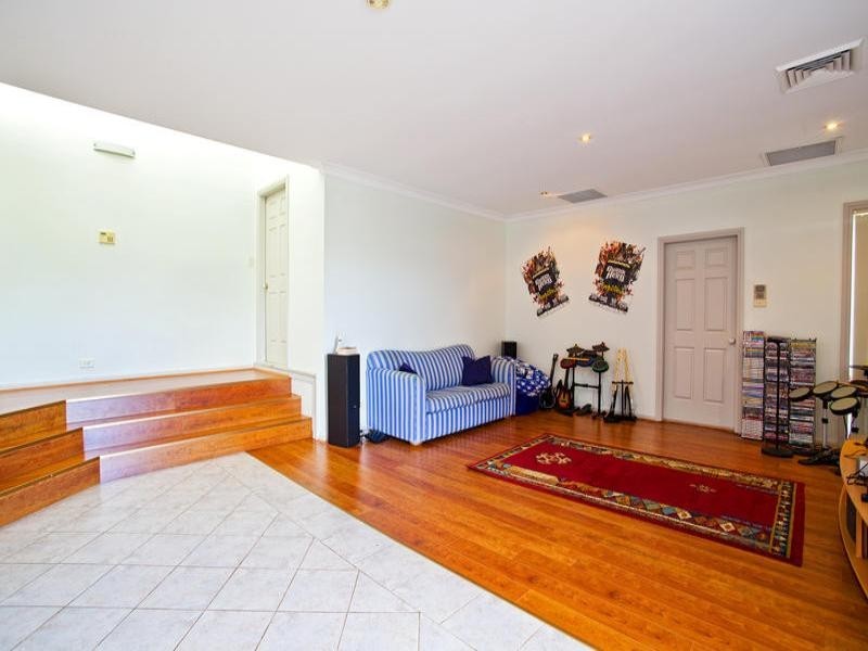 7 Blake Road, Mount Annan NSW 2567