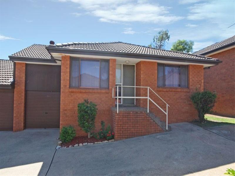 2/14 Stewart Street, Campbelltown NSW 2560