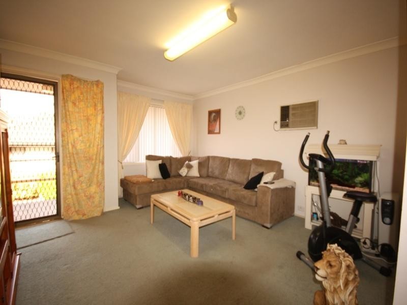 2/14 Stewart Street, Campbelltown NSW 2560