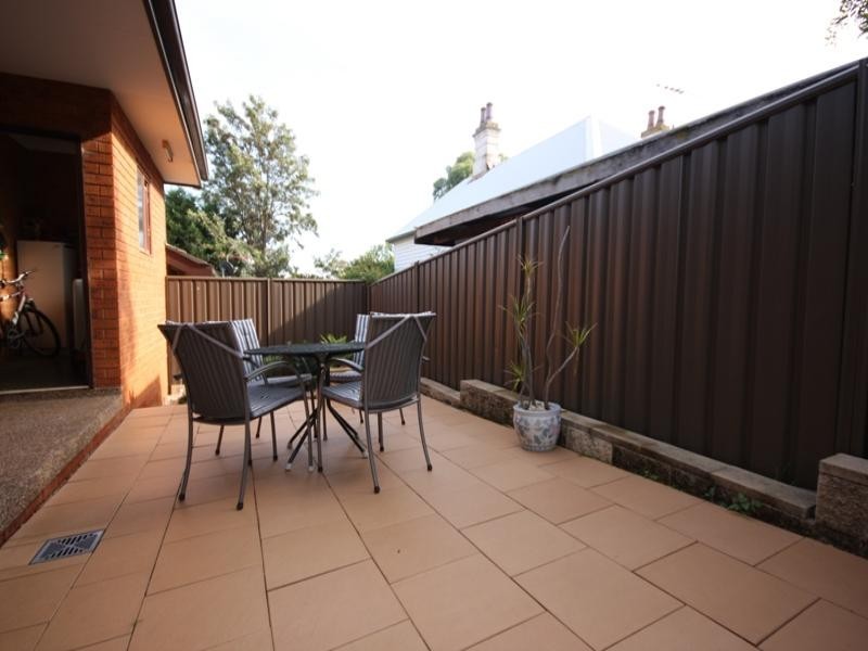 2/14 Stewart Street, Campbelltown NSW 2560