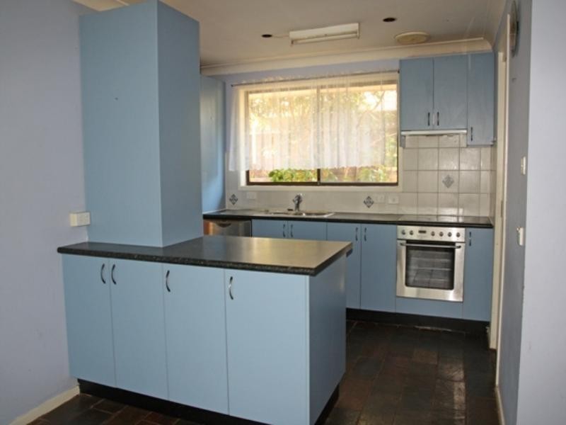 6 Octavia Street, Rosemeadow NSW 2560