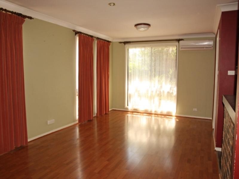 6 Octavia Street, Rosemeadow NSW 2560