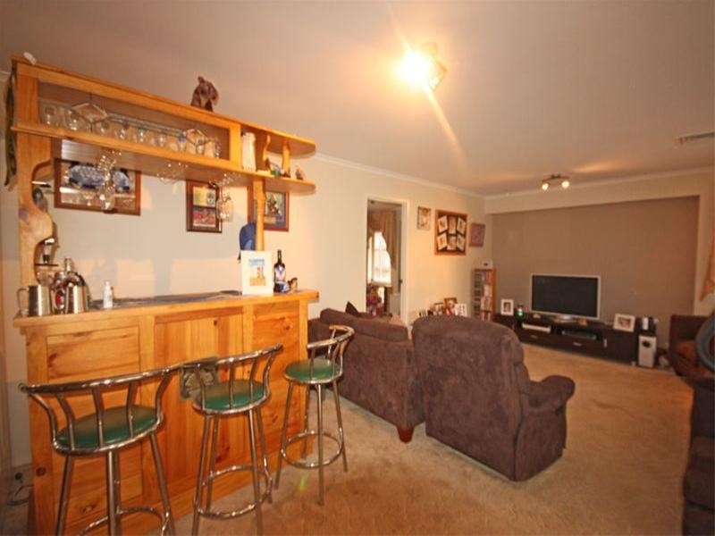 4 Dickens Road, Ambarvale NSW 2560