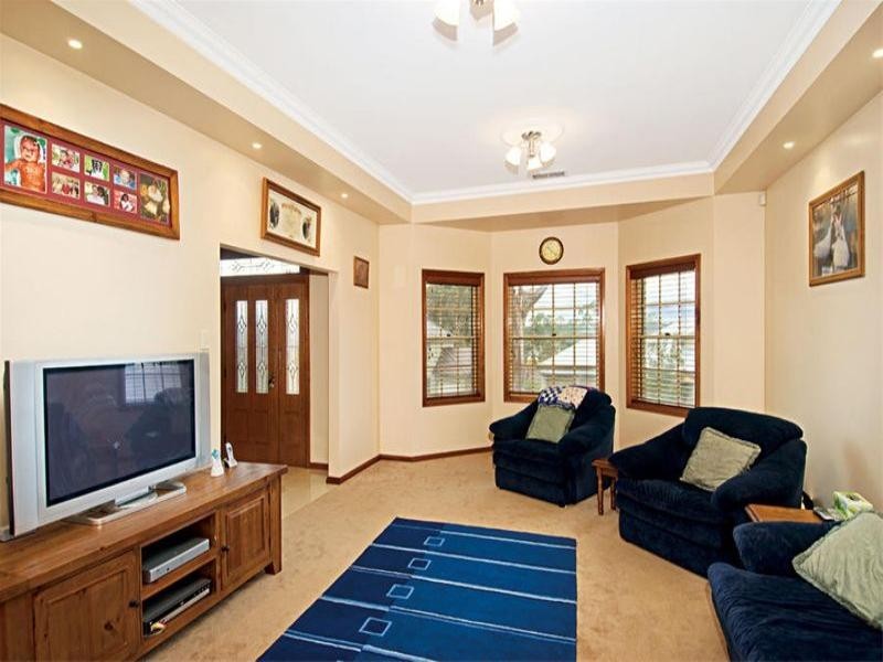 13 Tullet Street, Camden Park NSW 2570