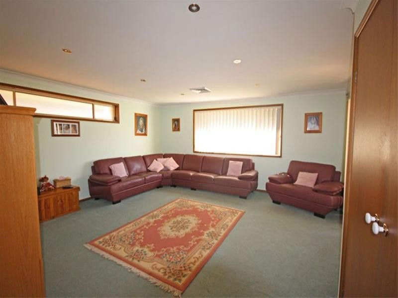 25 Claremont Circuit, Glen Alpine NSW 2560