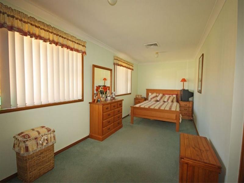 25 Claremont Circuit, Glen Alpine NSW 2560