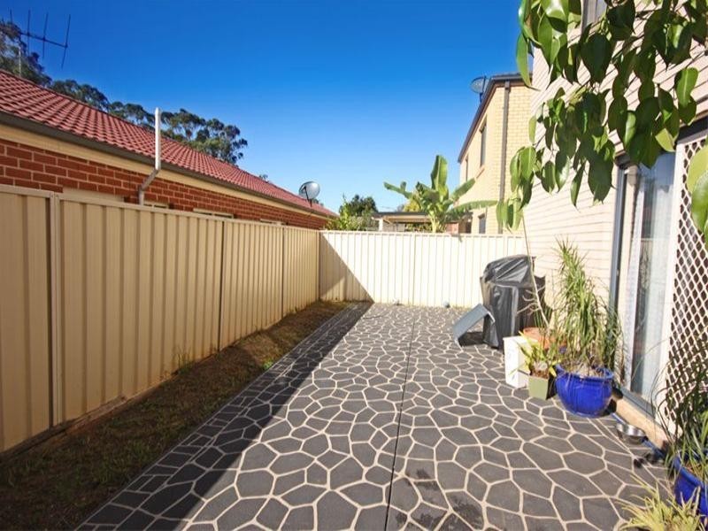 7 Boongary Street, St Helens Park NSW 2560